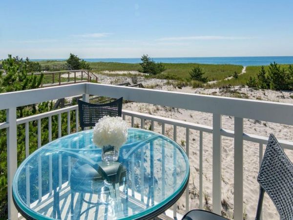 Westhampton Lovely Beachfront Two Bedroom Home