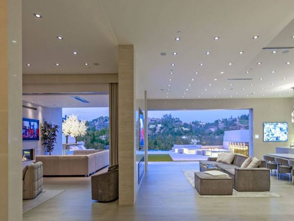 Los Angeles Home 993056
