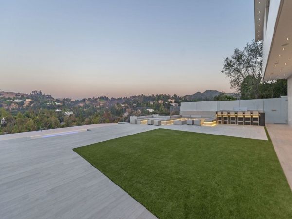 Los Angeles Home 993056