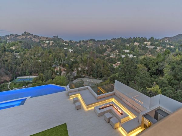 Los Angeles Home 993056