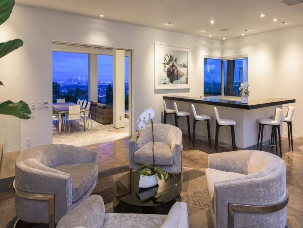 Los Angeles Home 993060