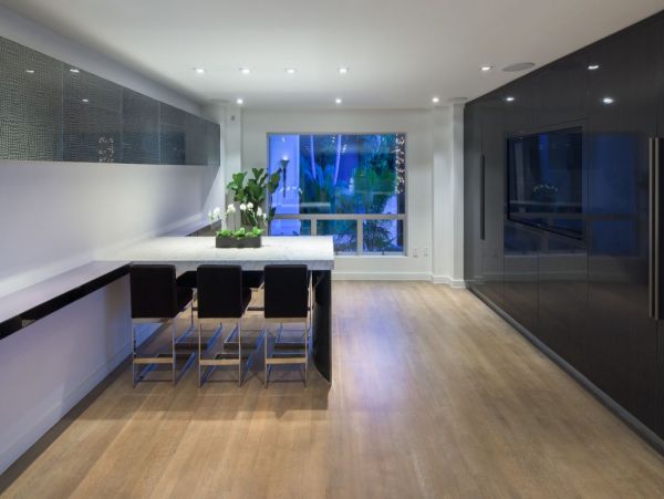 Los Angeles Home 993060