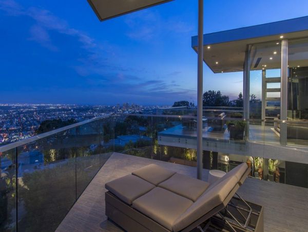 Los Angeles Home 993061