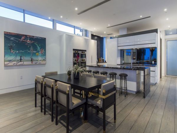 Los Angeles Home 993061