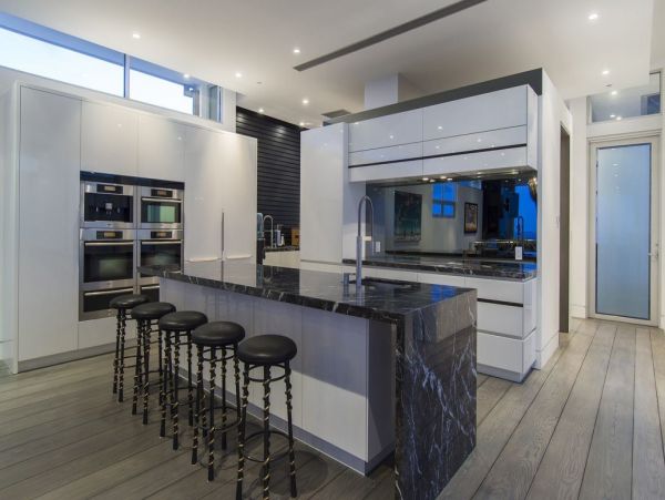 Los Angeles Home 993061