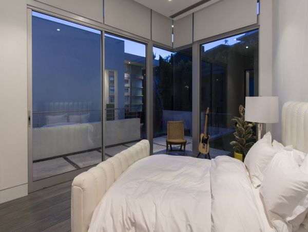 Los Angeles Home 993061