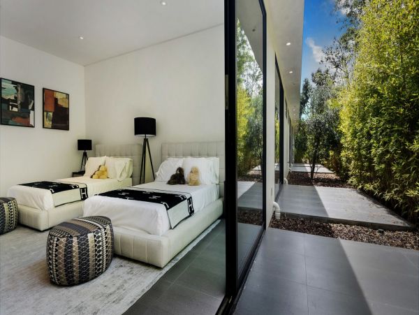 Los Angeles Home 993067