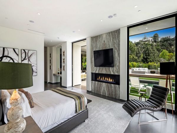Los Angeles Home 993067