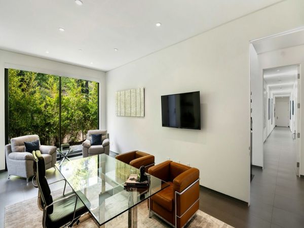 Los Angeles Home 993067
