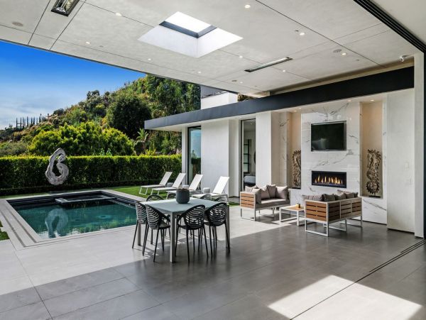 Los Angeles Home 993067