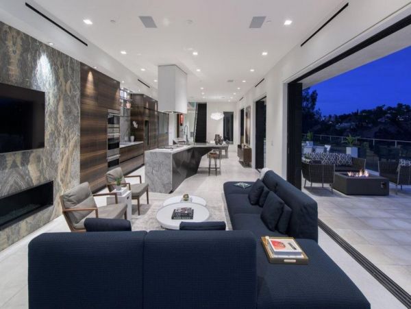 Los Angeles Home 993070