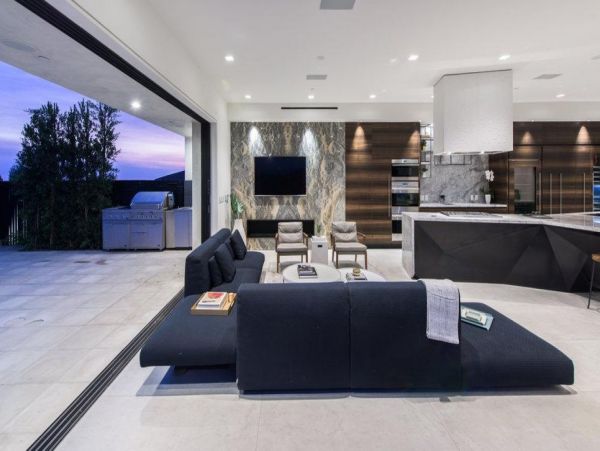 Los Angeles Home 993070