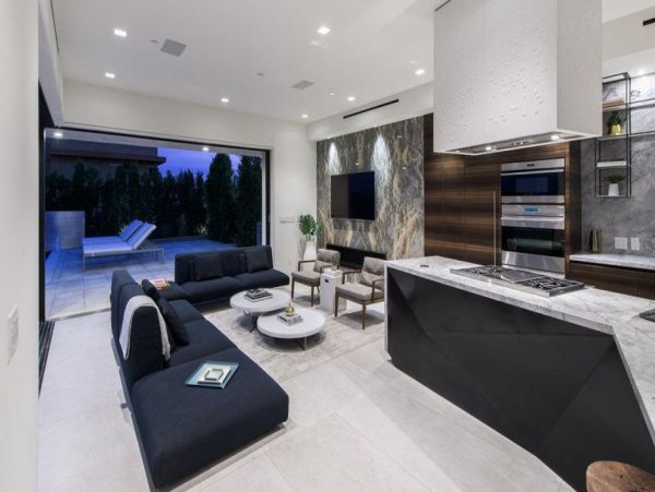 Los Angeles Home 993070