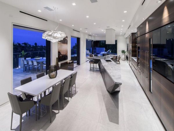 Los Angeles Home 993070