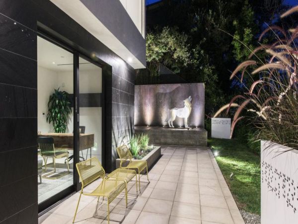 Los Angeles Home 993070