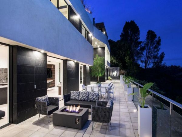 Los Angeles Home 993070
