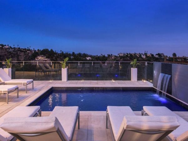 Los Angeles Home 993070