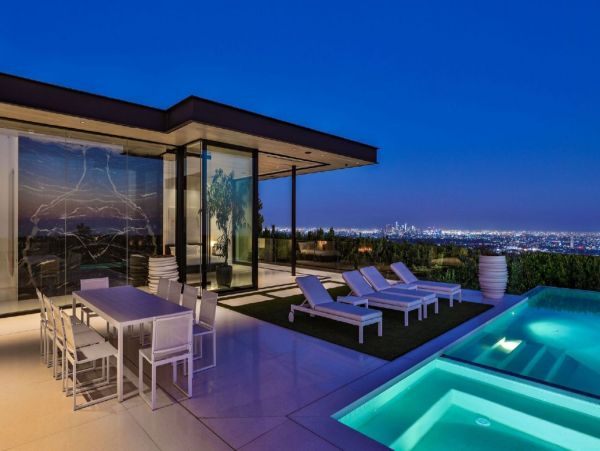 Los Angeles Home 993072