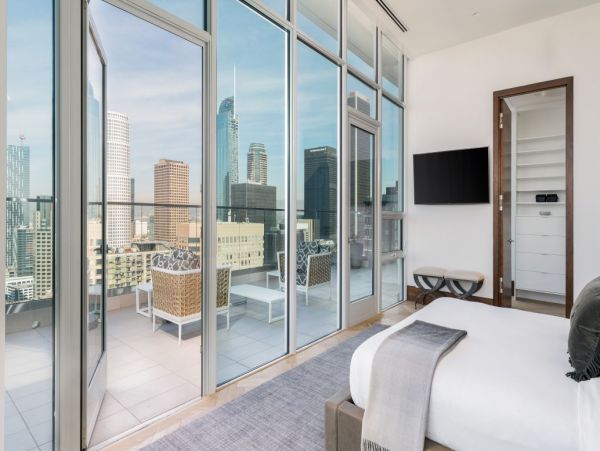 Los Angeles Home 993075