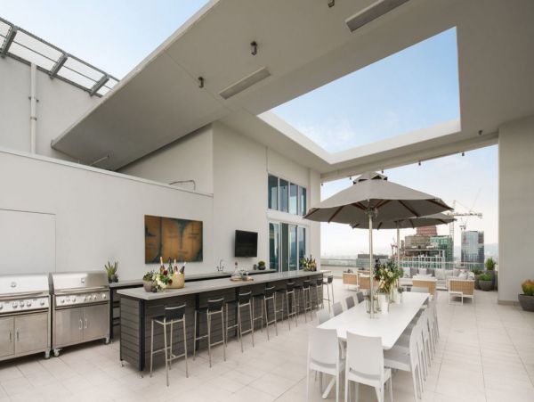 Los Angeles Home 993075