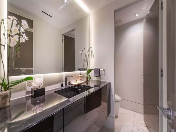 Exquisite West Hollywood 3 Bedroom Villa with Pool
