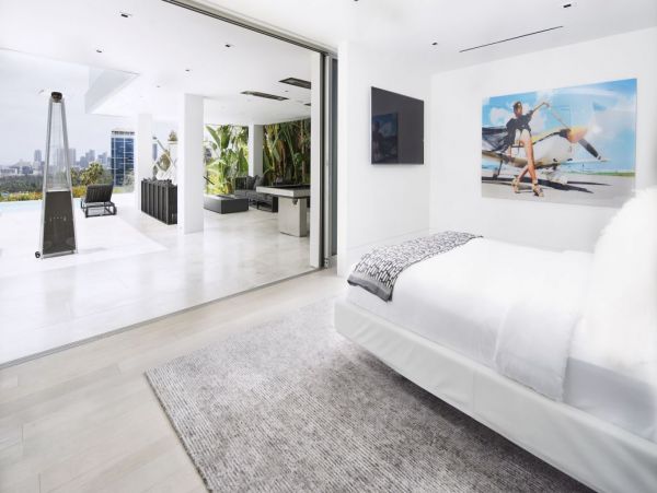 Exquisite West Hollywood 3 Bedroom Villa with Pool