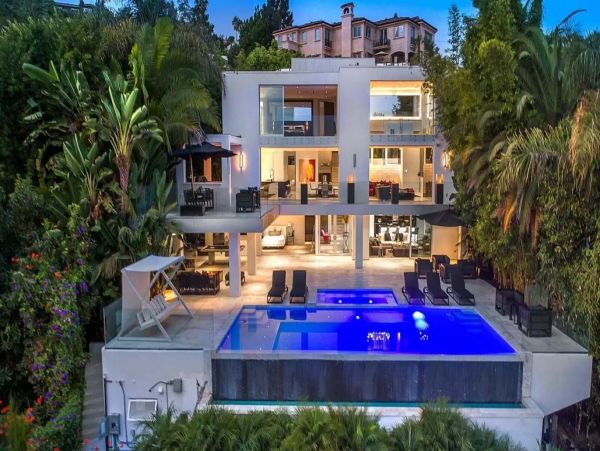 Exquisite West Hollywood 3 Bedroom Villa with Pool