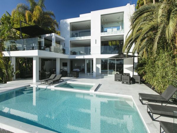 Exquisite West Hollywood 3 Bedroom Villa with Pool