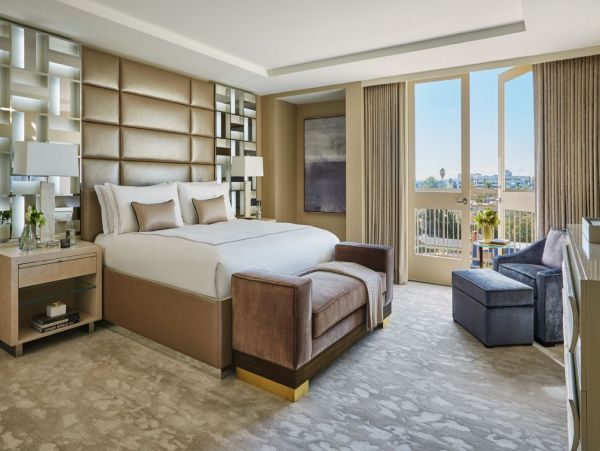 Glorious Beverly Hills Residence 2 Bedrooms & Fireplace