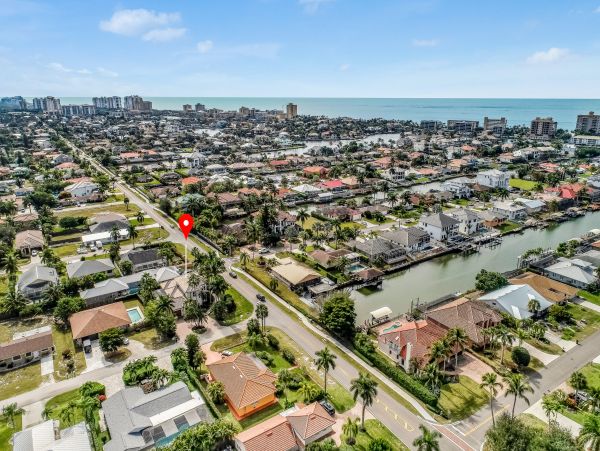 Naples Vacation Home With Private Pool Sleeps 7 Guests