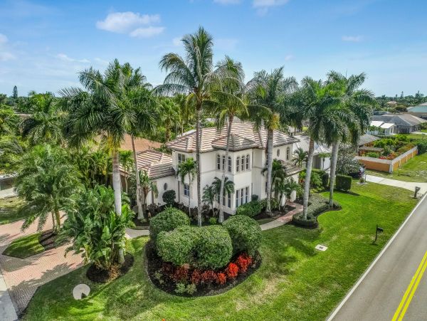 Naples Vacation Home With Private Pool Sleeps 7 Guests