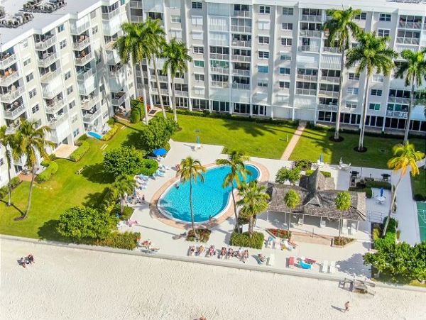 Gulf Views Galore! Vacation Rental Condo In Naples 4 Guests