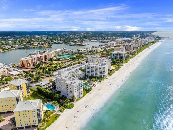 Gulf Views Galore! Vacation Rental Condo In Naples 4 Guests