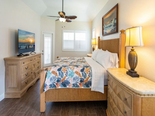 Charming Naples Vacation Rental Home With Pool Sleeps 8