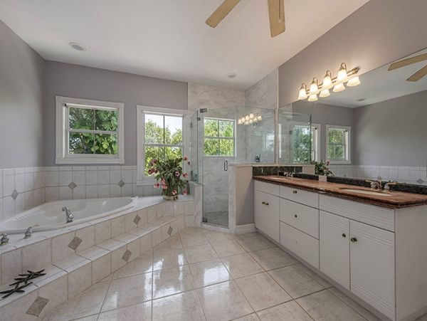 Charming Vacation Rental Home in Naples With 4 Bedrooms