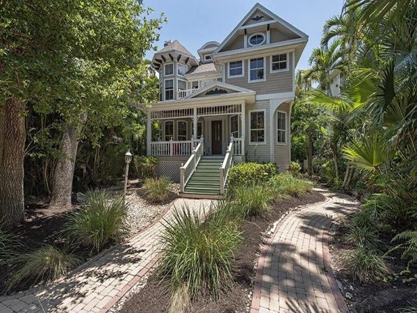 Charming Vacation Rental Home in Naples With 4 Bedrooms