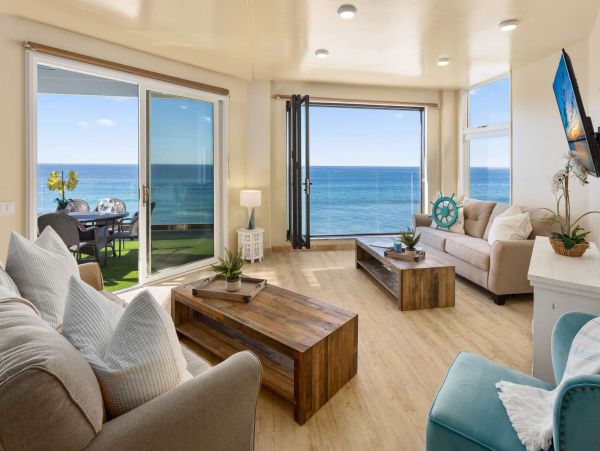Luxurious 9-Bedroom Beachfront Oasis in Oceanside