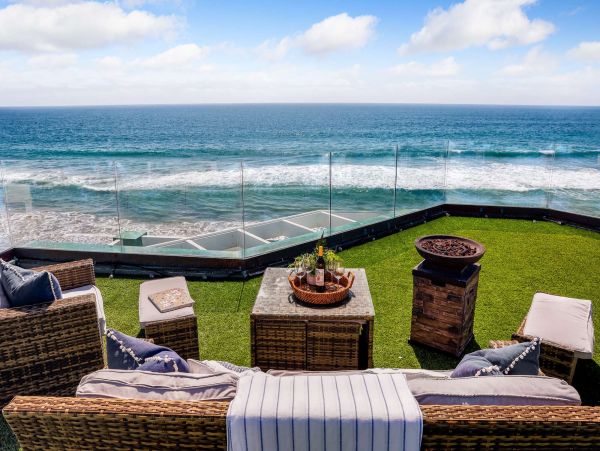 Luxurious 9-Bedroom Beachfront Oasis in Oceanside