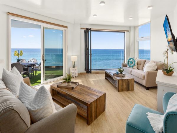 Luxurious 9-Bedroom Beachfront Oasis in Oceanside