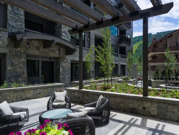 Two Bedroom Lionshead Vacation Condo Sleeps 6 Walk to Lifts