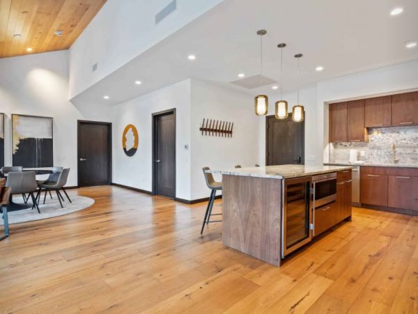 Two Bedroom Lionshead Vacation Condo Sleeps 6 Walk to Lifts