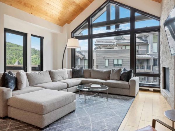 Two Bedroom Lionshead Vacation Condo Sleeps 6 Walk to Lifts
