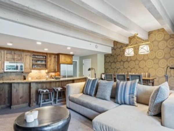 Luxury Vacation Home in Vail Mountain Views Sleeps 4 Guests