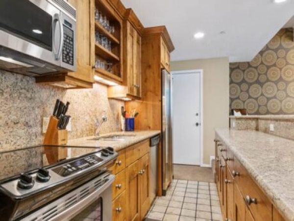 Luxury Vacation Home in Vail Mountain Views Sleeps 4 Guests