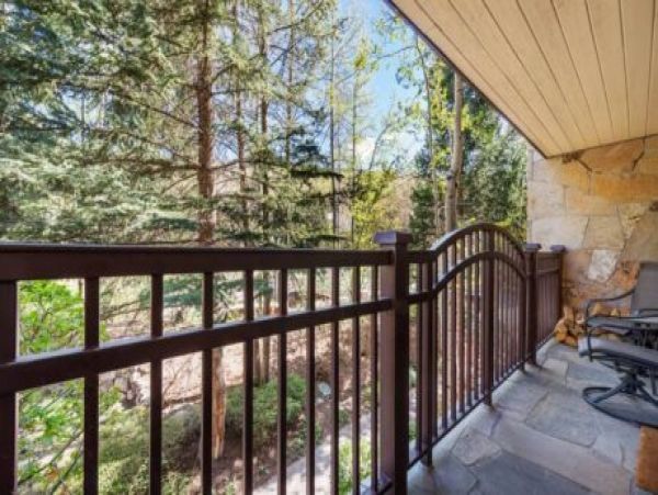 Luxury Vacation Home in Vail Mountain Views Sleeps 4 Guests