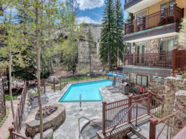 Luxury Vacation Home in Vail Mountain Views Sleeps 4 Guests