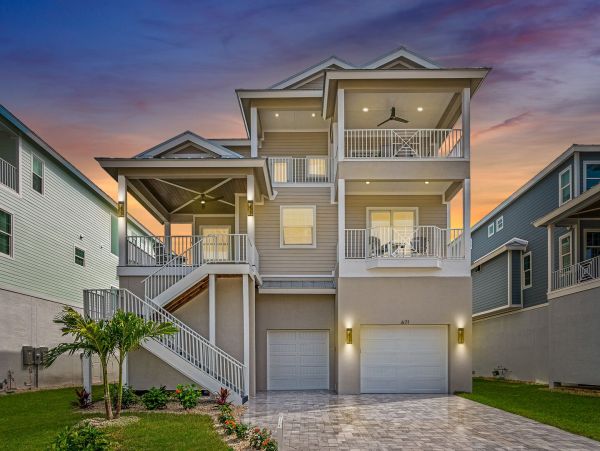 Fort Myers Walk to Beach & Canal Access 5 Bedroom Pool Home