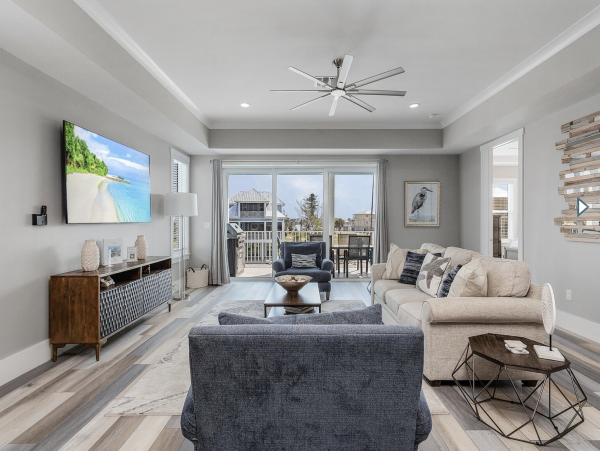Fort Myers Walk to Beach & Canal Access 5 Bedroom Pool Home