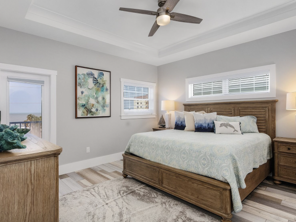 Fort Myers Walk to Beach & Canal Access 5 Bedroom Pool Home
