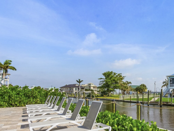 Fort Myers Walk to Beach & Canal Access 5 Bedroom Pool Home